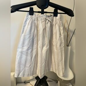 Zara Kids Lightweight White Stripe A-Line Skirt
Girls size 6